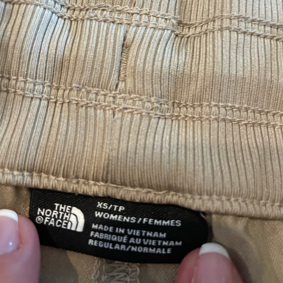 THE NORTH FACE Women's Aphrodite 2.0 Capri khaki stone color capri - Picture 6 of 7
